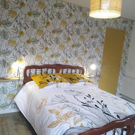 Appartement Cozy Dans Maison Privee Tauves Екстер'єр фото