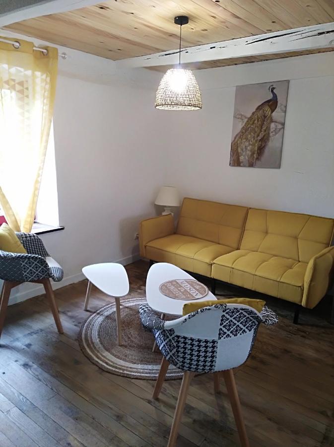 Appartement Cozy Dans Maison Privee Tauves Екстер'єр фото