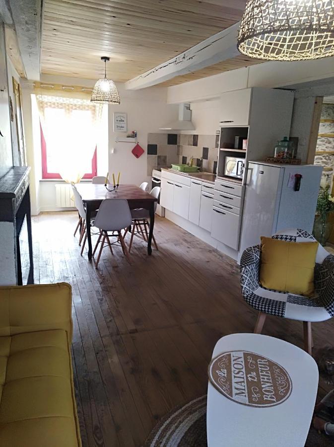 Appartement Cozy Dans Maison Privee Tauves Екстер'єр фото
