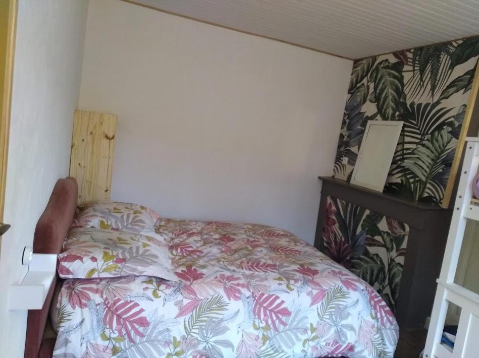 Appartement Cozy Dans Maison Privee Tauves Екстер'єр фото